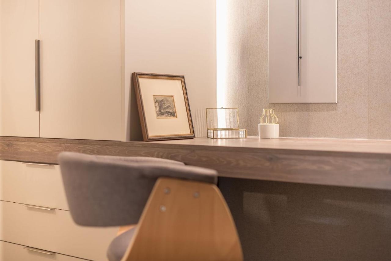 Beautiful & Renovated Aprtm In Piraeus Apartment Exterior photo
